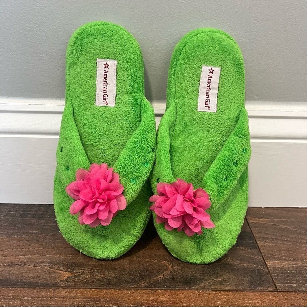 American Girl Green Fuzzy Slippers w Pink Flower and Green Sequins Size 3.5-5